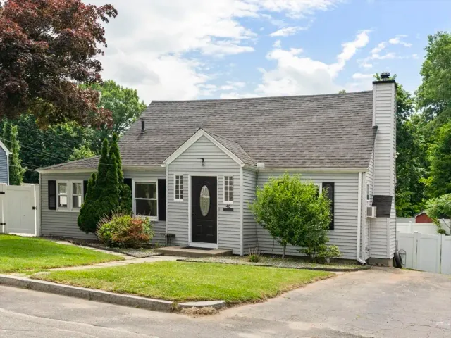 40 Calumet Ave, Worcester, MA 01606