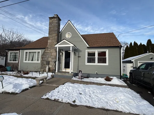 GM Roofing and Siding LLC work photo