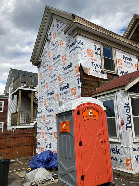 Solis Remodeling Inc.roofing siding seamless gutters Lynn Massachusetts