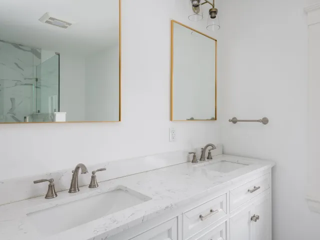 34ChickeringRoad-4670-Edit-HiRes.jpg
