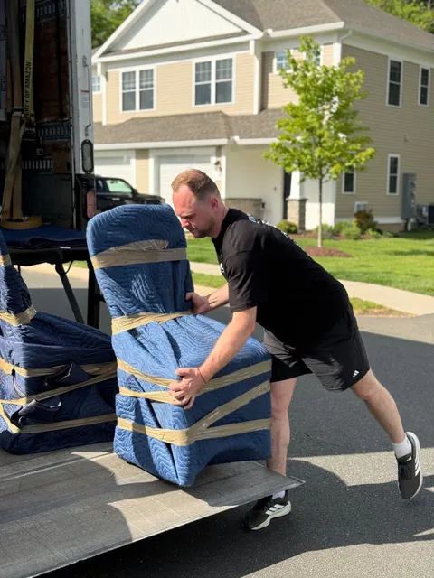Movel Moving work photo