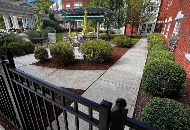 work photo from milfordqualitylandscaping.com