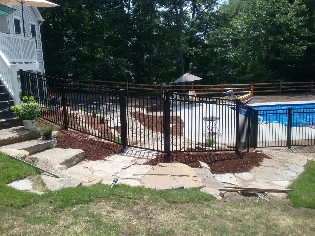 work photo from fenceitinllc.com