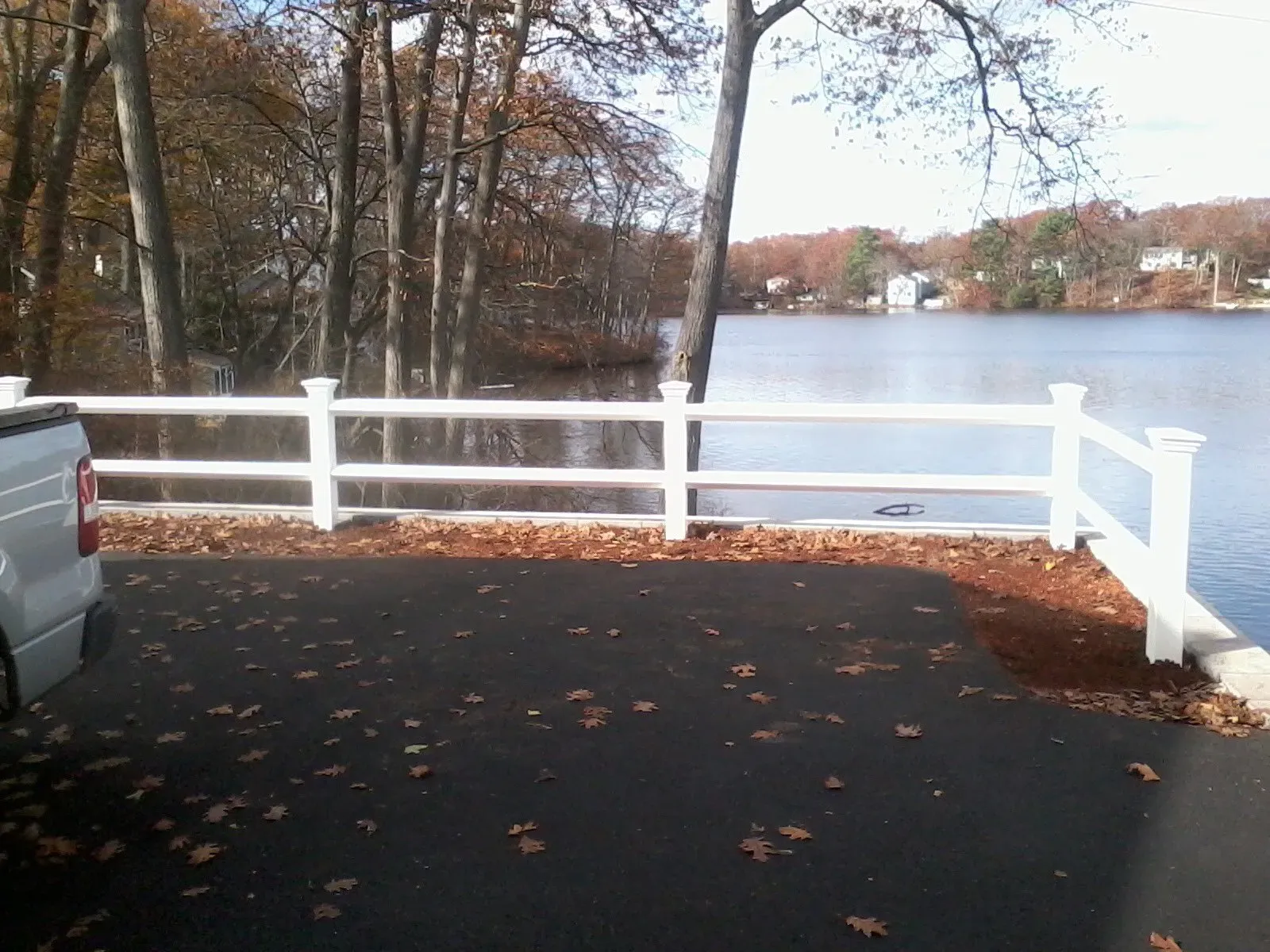 Vinyl fencing