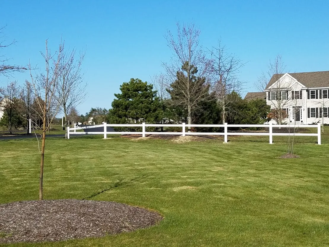 Correia Custom Fence LLC