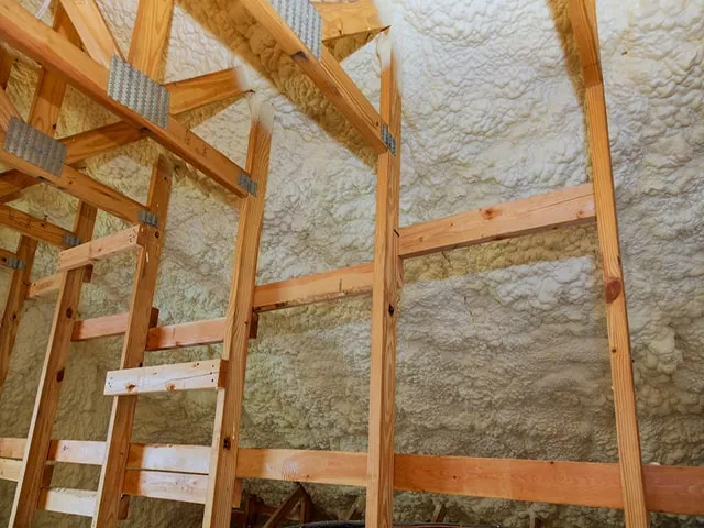 cellulose-spray-foam-insulation-new-hampshire