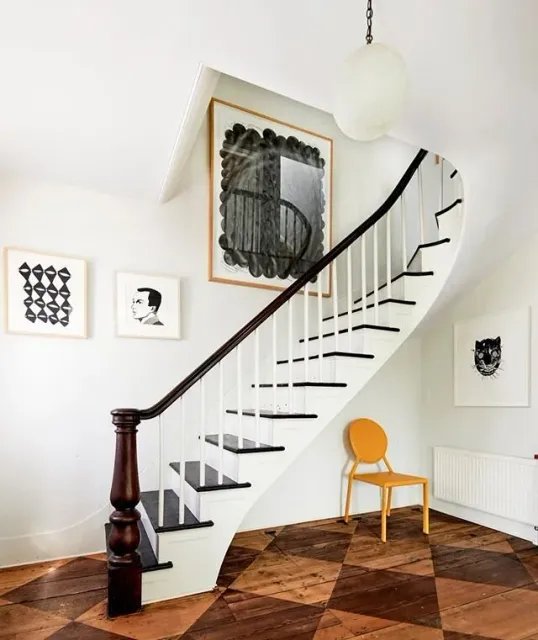 A historic home we had the honor of renovating in Portland's East End neighborhood 🏘️ Thank you for sharing @decormaine Maine
.
Photography by @mwphotographic 📸
.
 #portlandmaine #maine #igersmaine #mainelife #eastend #easternpromenade #easternprom