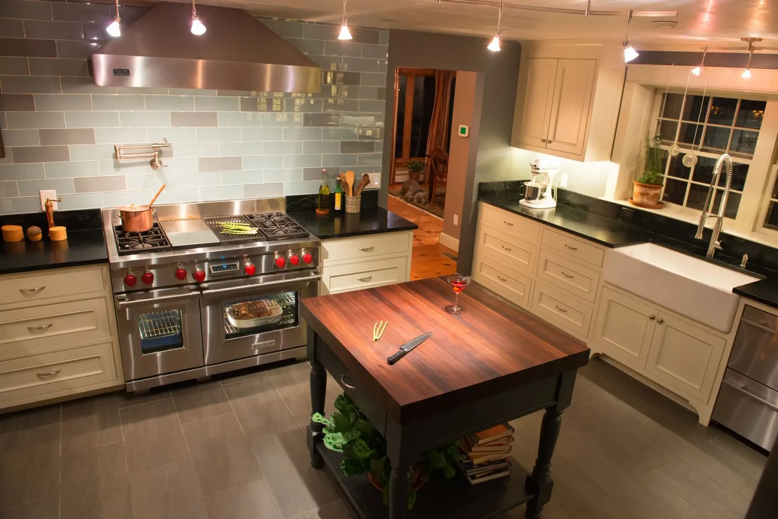 work photo from taylormadecabinets.net