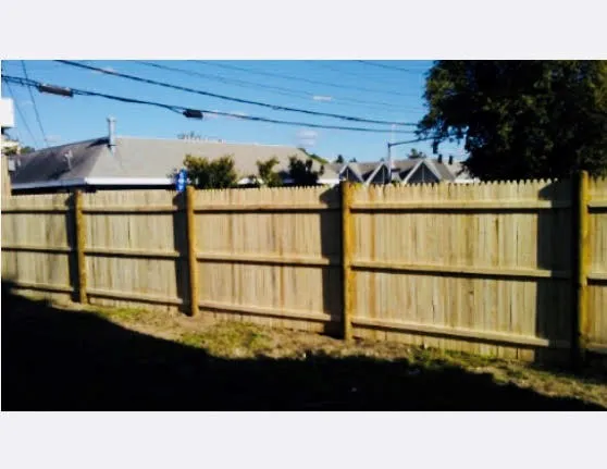 work photo from thefencedoctors.com