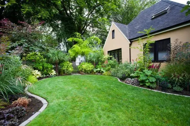 work photo from alvarezlandscapingma.com