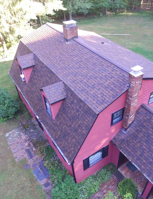 work photo from newenglandroofingri.com