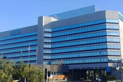reflecitve-window-film-hotel-huntington-beach