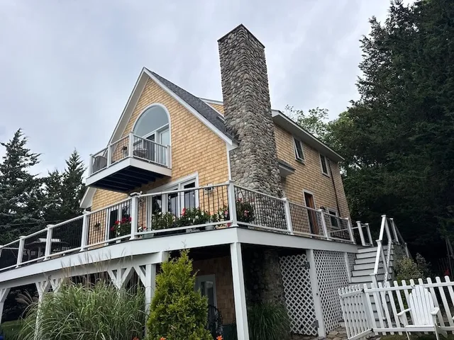 Pinnacle Siding of RI Natural cedar Shingle