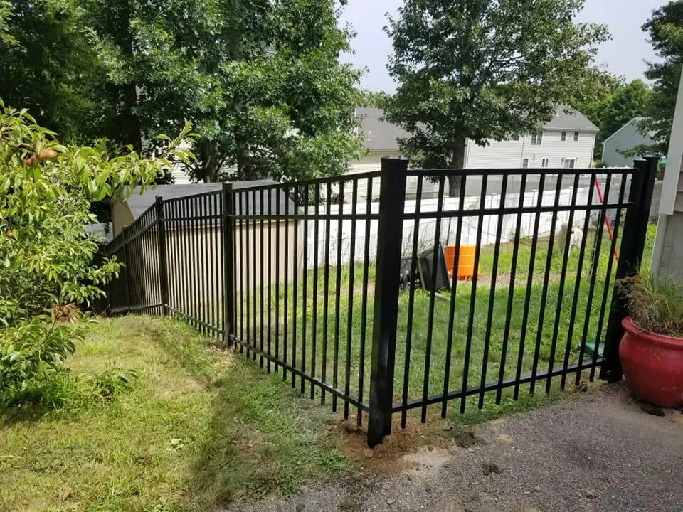 Aluminum-Fence-Installation-in-Bellingham-MA