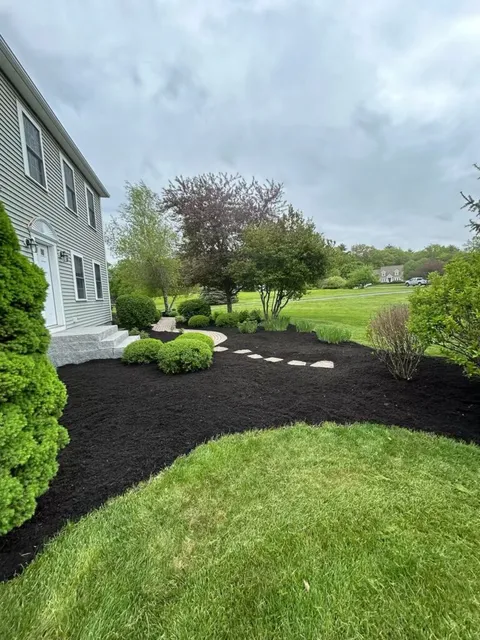 work photo from thomaslandscapingnh.com