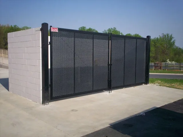 work photo from fencecompanycranston.com