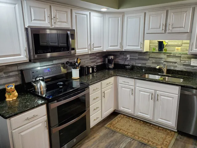 work photo from revelarekitchens.com