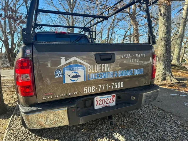 work photo from bluefinlocksmithandgaragedoors.com