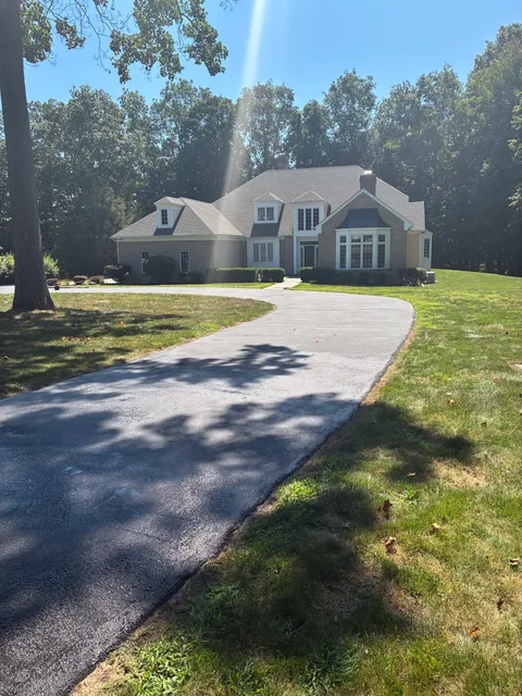 B&Z TRI STATE SEALCOATING LLC work photo
