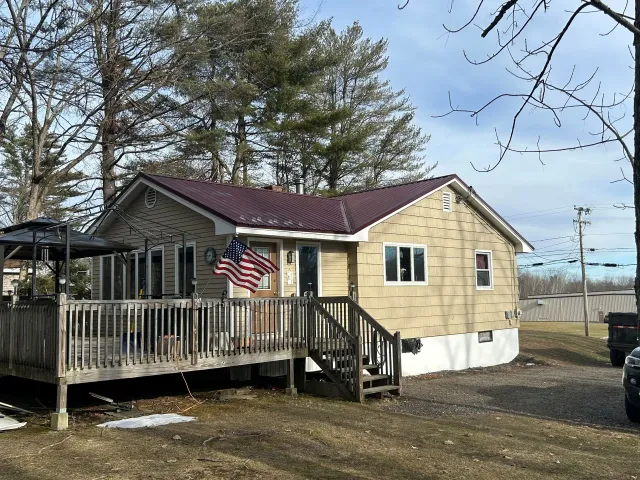Home With Metal Roofing Surface in Brunswick, ME