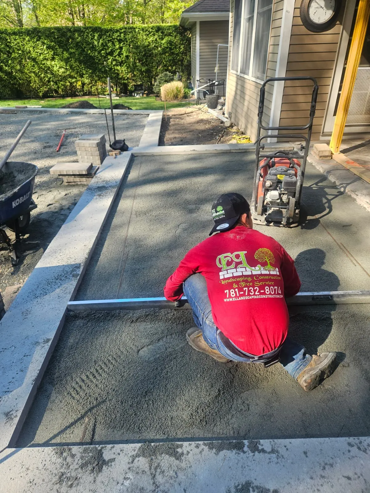 E L Landscaping Construction & Tree Services LLC