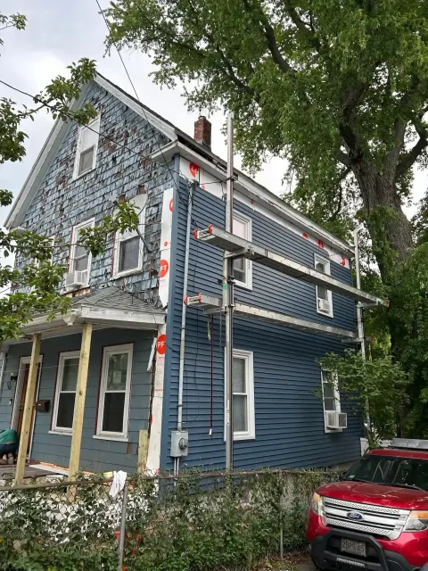 work photo from roofinglynn.com