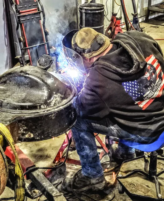 N.h.mobile welding work photo