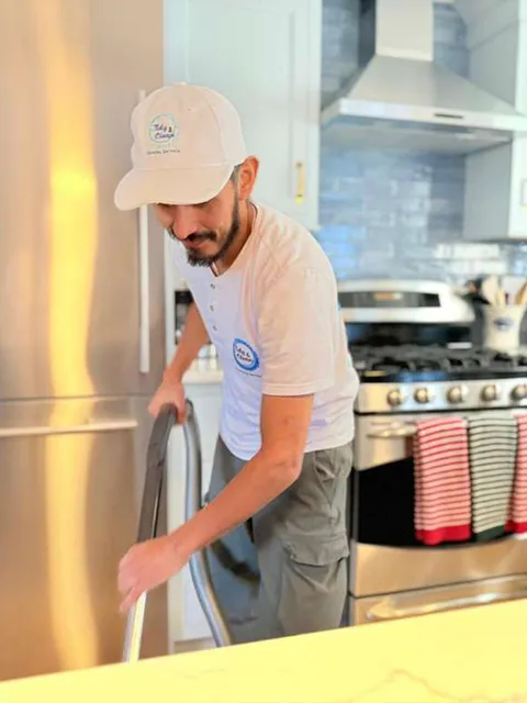work photo from tidyandcleanservice.com