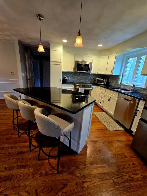 Stunning Kitchen Transformation: Elevate Your Home with Hanson Painting & Renovations in Hampstead