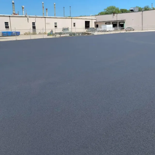work photo from youngsasphaltpaving.com