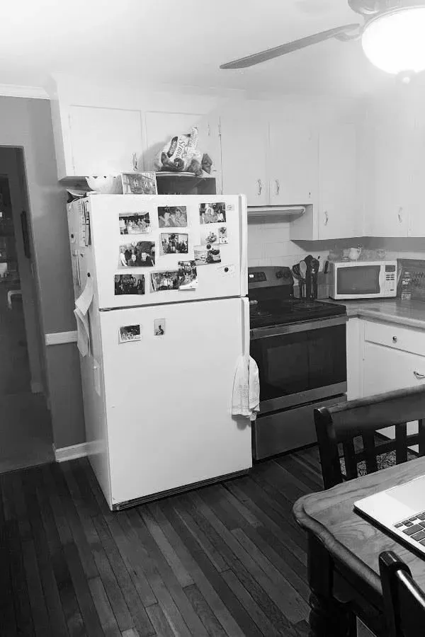 Outdated kitchen before undergoing a remodel with Hartley General Contracting.