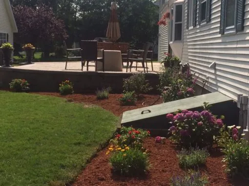 DECK & FLOWERBED