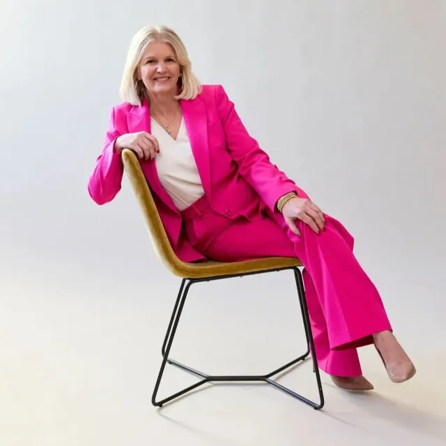Follow Lisa Axios on Facebook