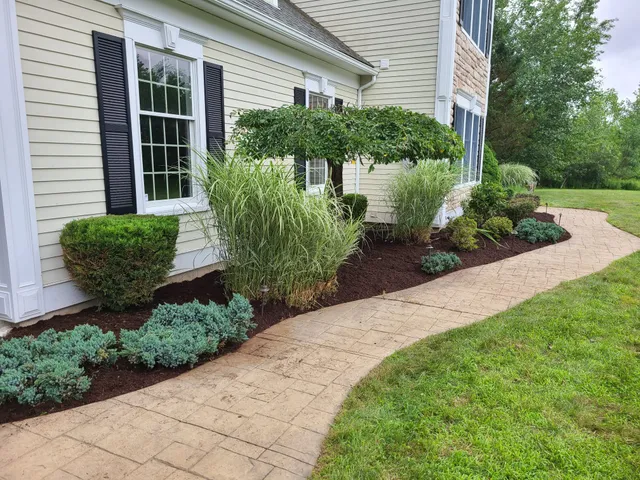 work photo from djlandscapingservicesllc.com