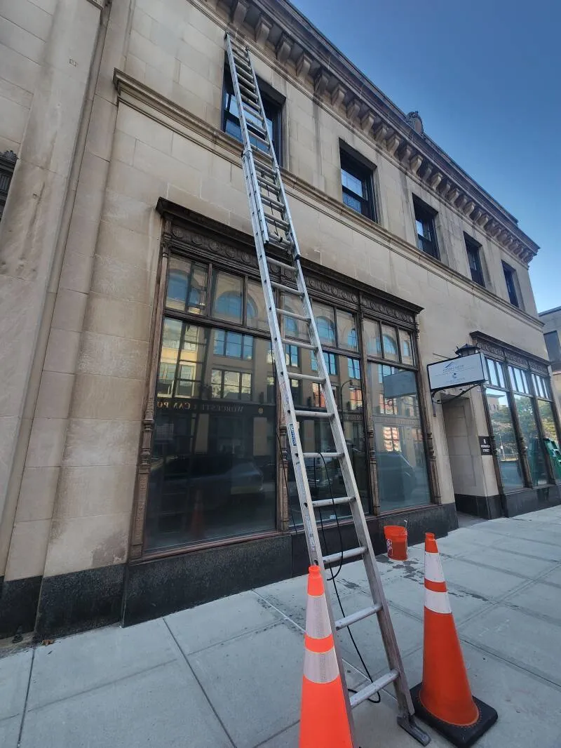work photo from crystalclearwindowcleaning.net