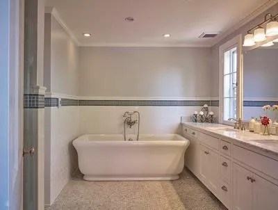 Tyler Court: Master bath