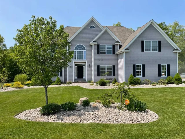 work photo from fourseason-landscaping.com