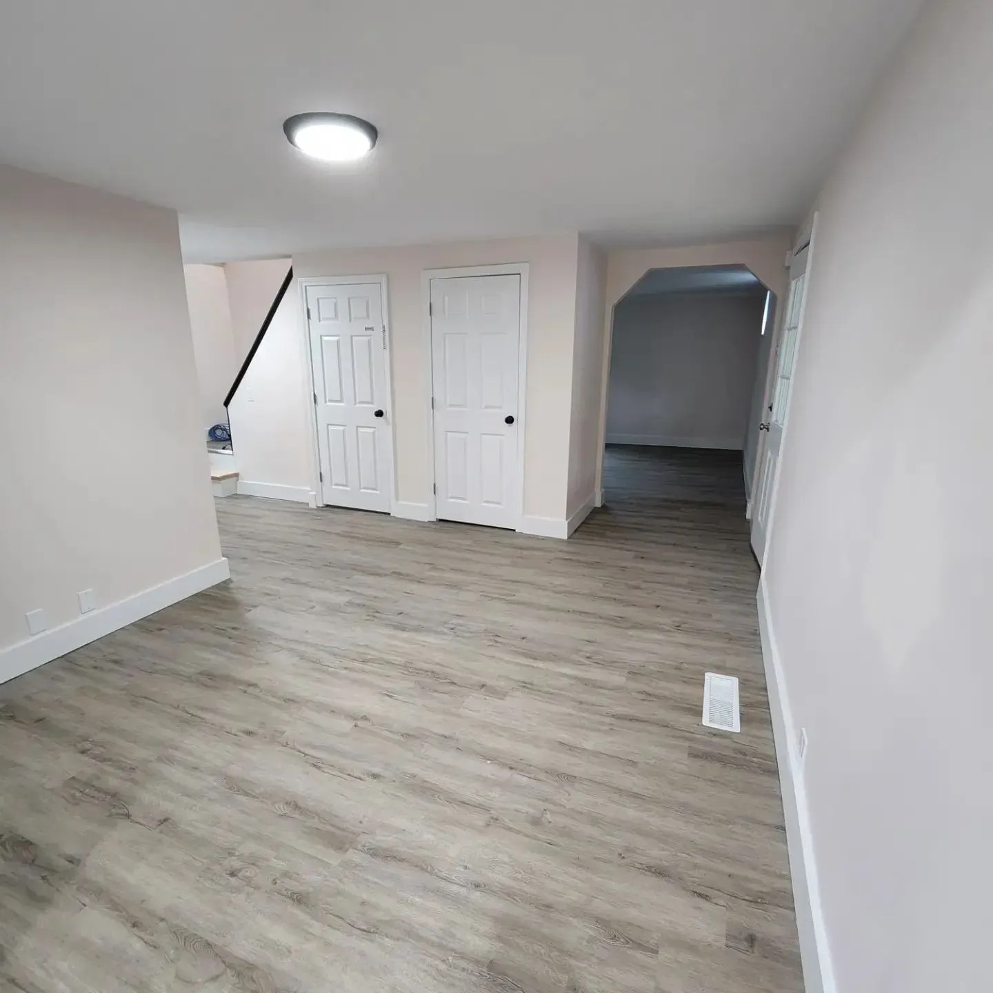work photo from revolutionhardwoodfloor.com
