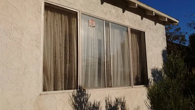 work photo from riscreenandwindowrepair.com