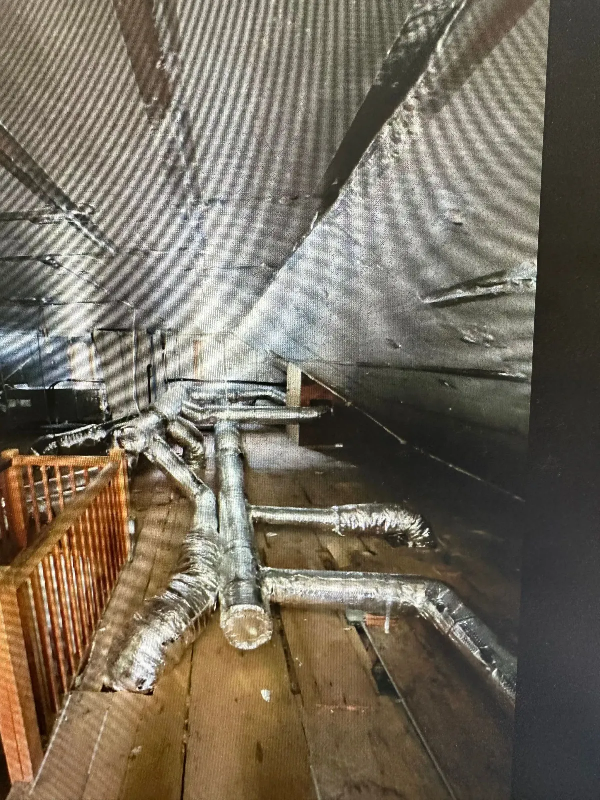 Air conditioning duct