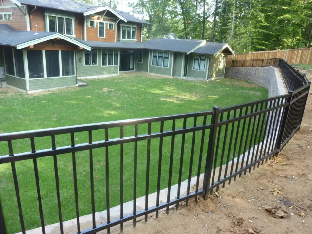 work photo from fencecontractorwarwick.com