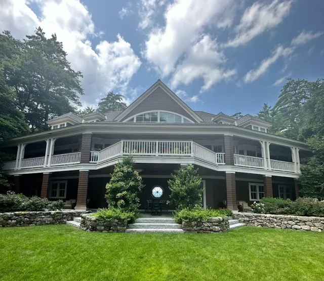 Exterior colonial home painting by High Power Pro Painting in Middleton, MA