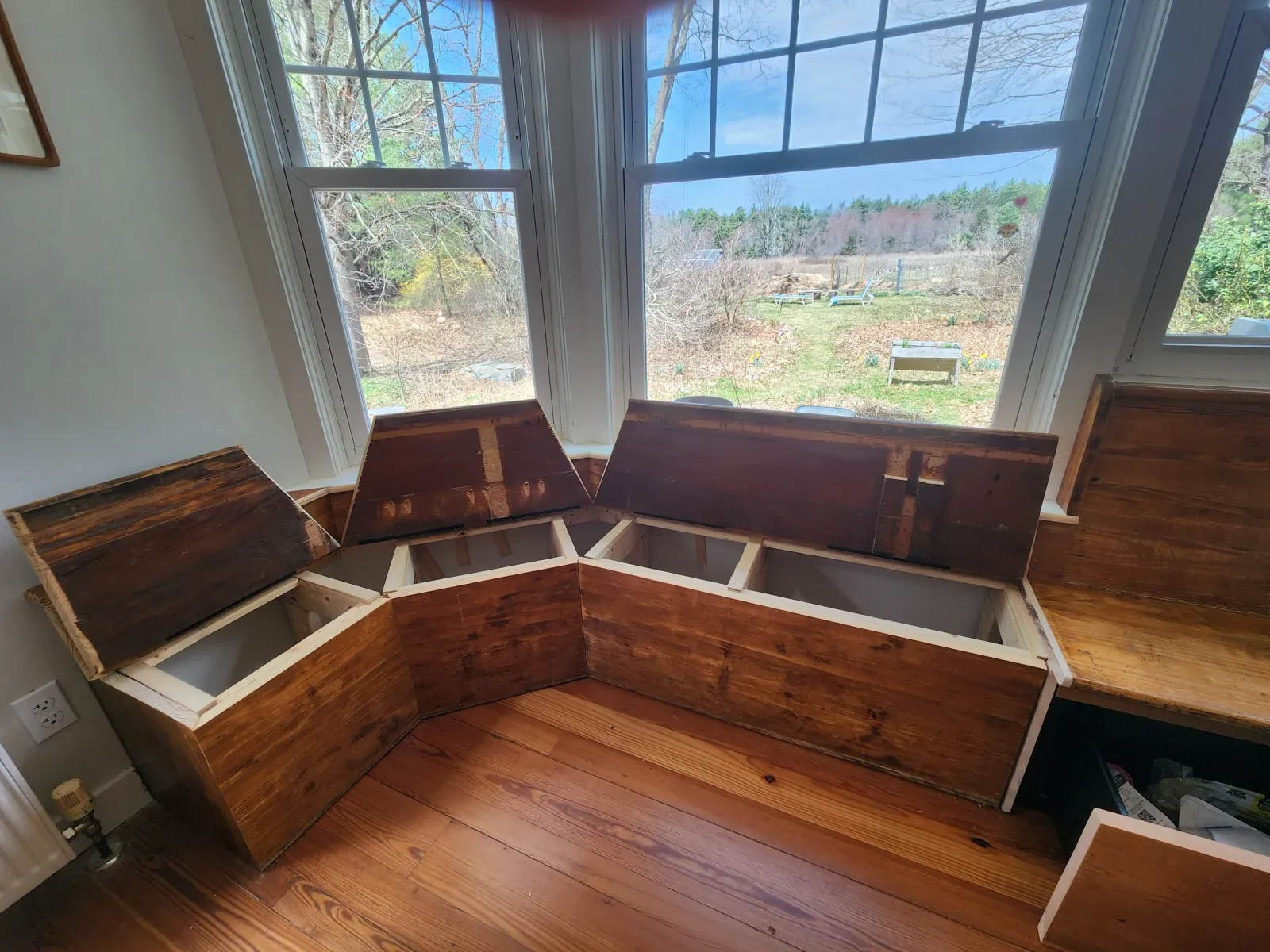 bench1.jpg