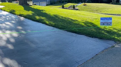 work photo from afdrivewaysealing.com