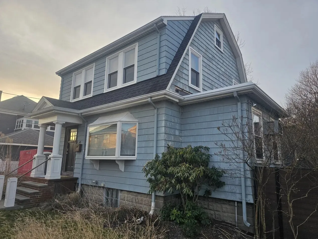 Full Siding Tear-Off & Replacement, MetroWest MA (Before)