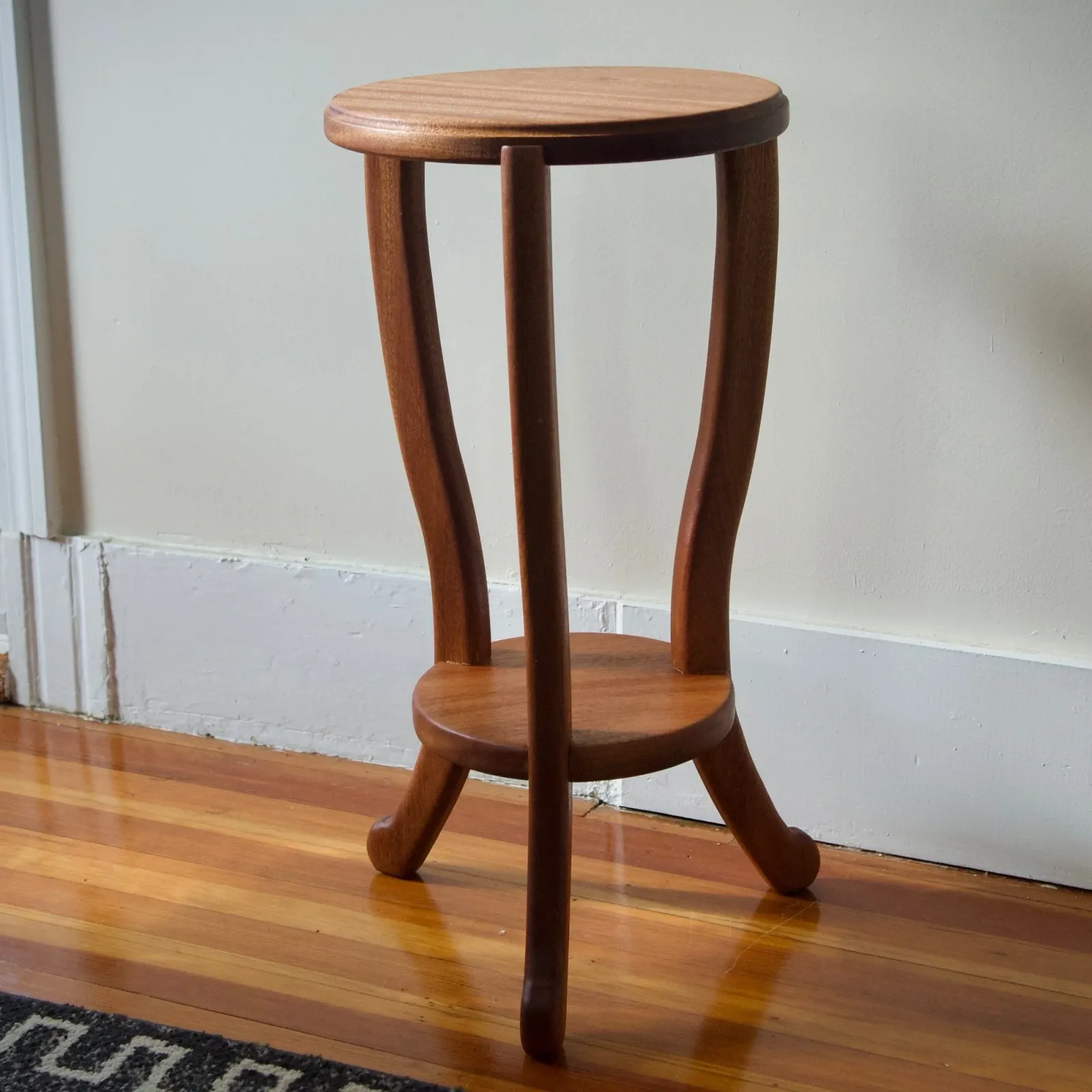 Calenzo End Table