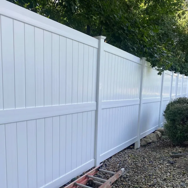 VINYL FENCE