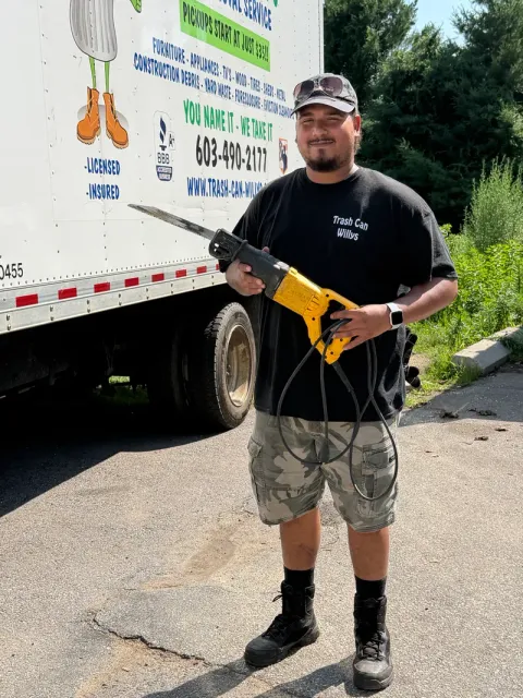 Marcos Rosas, Crew at Trash Can Willy's