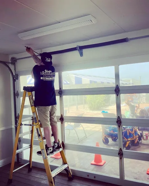 work photo from bluefinlocksmithandgaragedoors.com