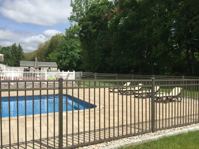 Custom Fence & Carpentry work photo